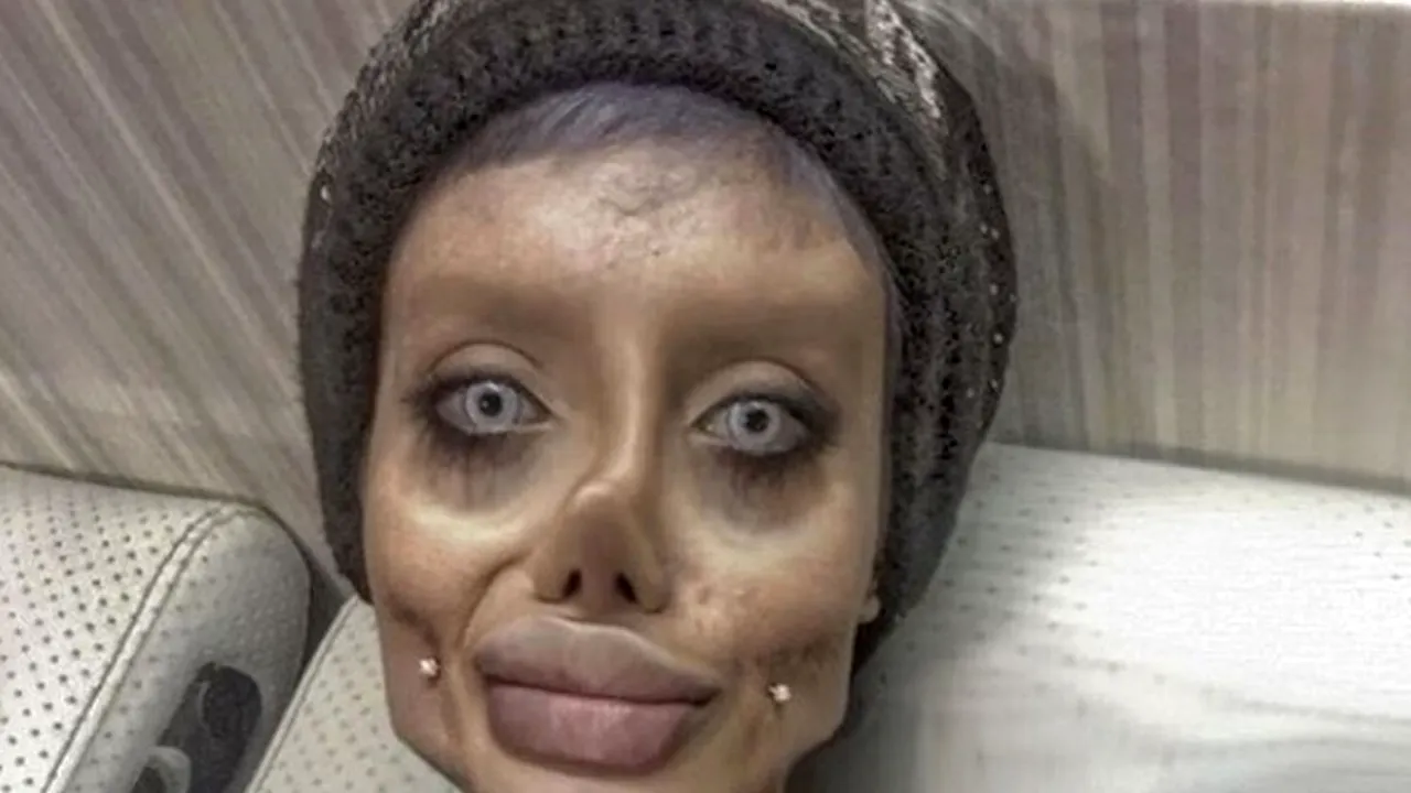 Starul Instagram ”Zombie Angelina Jolie” va sta în închisoare 10 ani. Ea este condamnată pentru instigare şi blasfemie