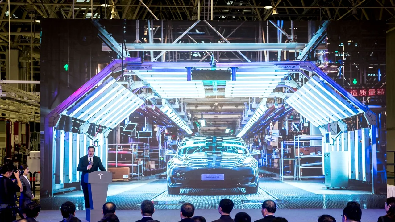 Tesla, cea mai valoroasă companie auto din SUA din toate timpurile. Acţiunile au crescut cu 93%