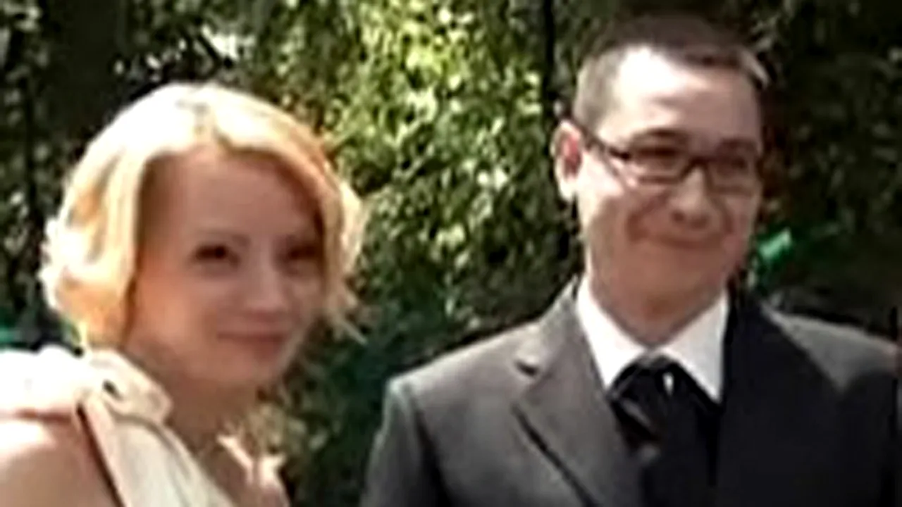 Nuntă şi botez în aceeaşi zi pentru Victor Ponta şi Daciana Sârbu (Video)