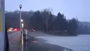 Cluj: Pompieri și scafandri caută un bărbat dispărut în apă, în zona barajului din Gilău