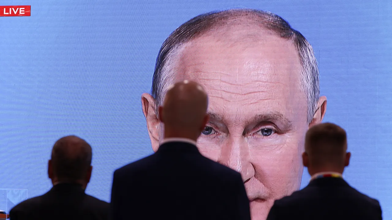VIDEO Putin a avut o voce stranie şi groasă în discursul de la summitul BRICS