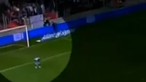 Iker Casillas, lovit în cap de o sticlă la finalul meciului cu FC Sevilla, din Cupa Spaniei - VIDEO