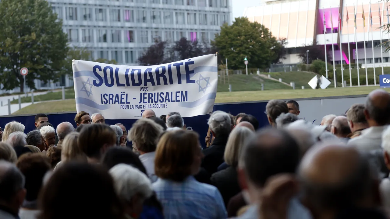 Franţa interzice protestele pro-palestiniene, din cauza „riscului de perturbare a ordinii publice”