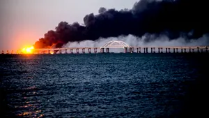 Rusia: Opt bărbați au fost condamnați la închisoare pe viață pentru atacul asupra podului Crimeii