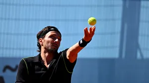 Afacere de familie la Shanghai Masters: Doi veri, în semifinale