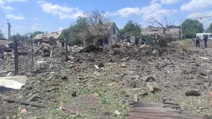 Patru oameni au murit şi 34 au fost răniţi în urma unui atac aerian asupra unui oraş ucrainean