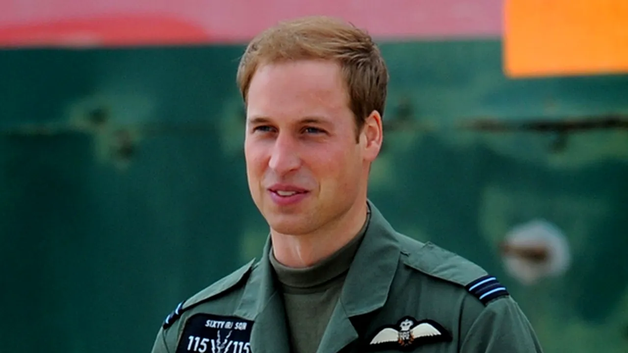 Prinţul William şi-a încheiat stagiul de formare ca pilot de elicopter