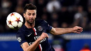 Thiago Motta a lovit, accidental, cu maşina un fan de la Paris Saint Germain. Fotbaliştii, primire OSTILĂ după ce au pierdut cu 1-6 meciul cu Barcelona