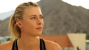 VIDEO | Maria Şarapova dă cu pumnul