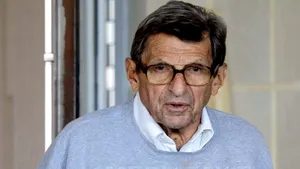 Antrenorul american Joe Paterno a murit la 85 de ani. 