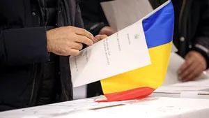 Jumătate dintre românii cu drept de vot s-au prezentat la urne