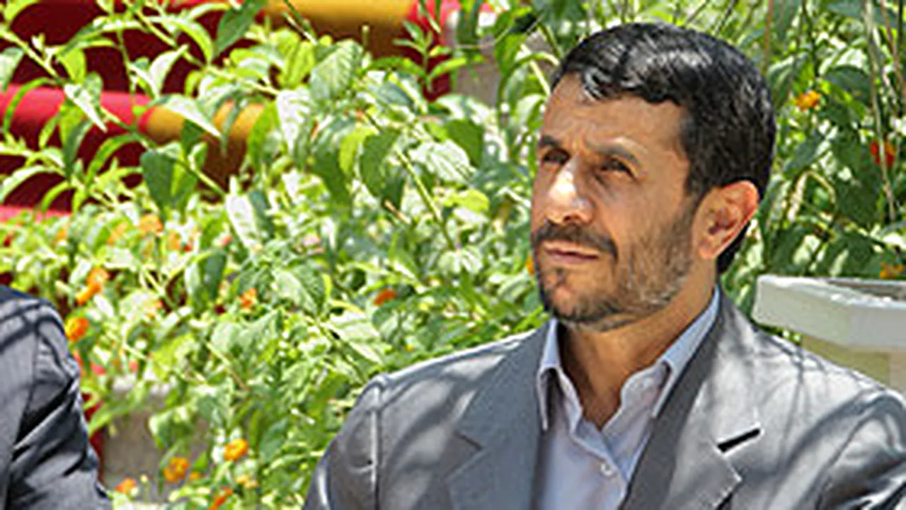 Ahmadinejad propune un 