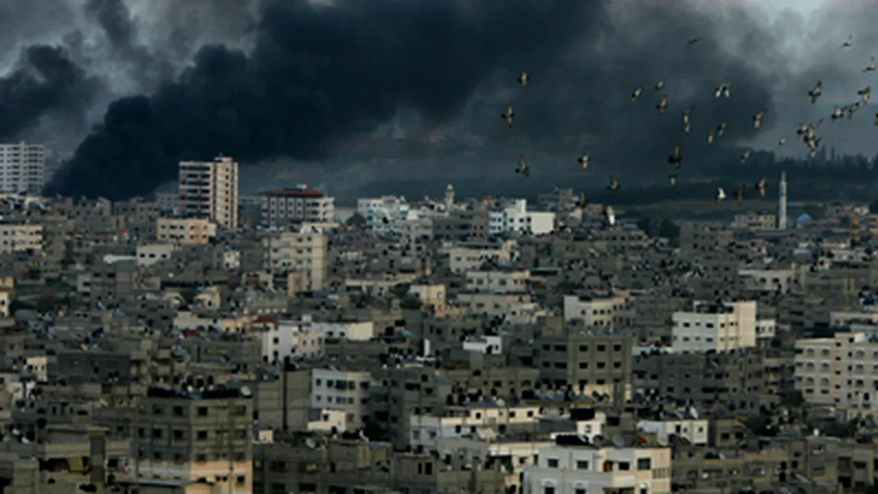 Peste 900 de persoane au murit în ofensiva israeliană din Fâşia Gaza