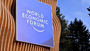 Mai mulţi activişti Greenpeace protestează la Forumul Economic Mondial de la Davos