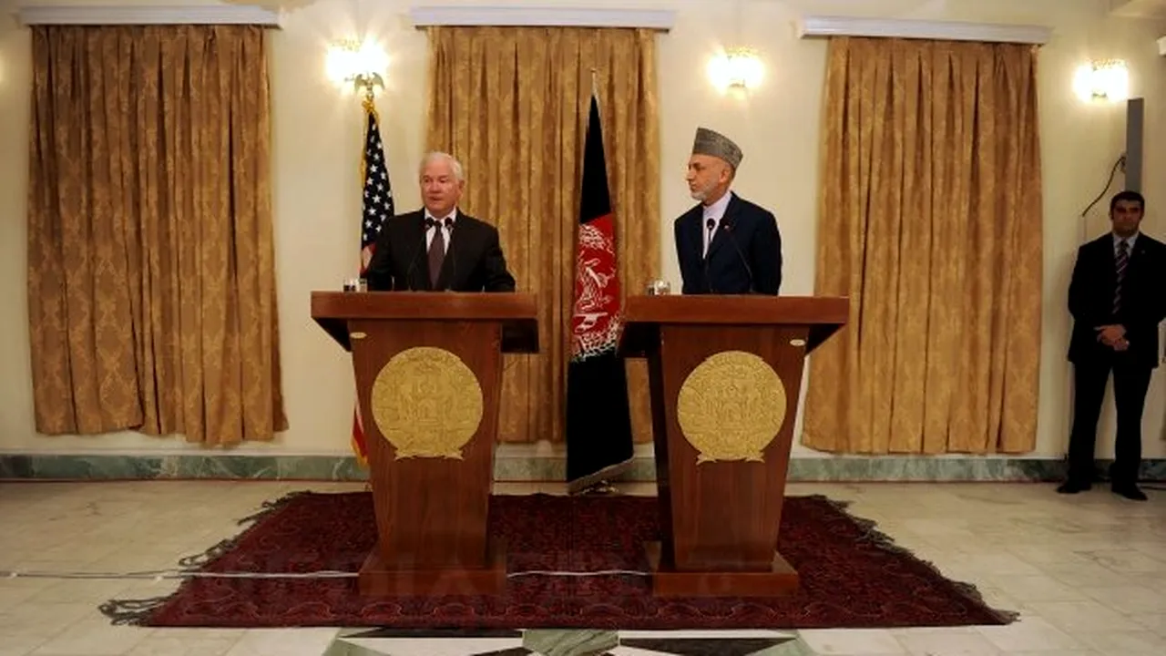 Vizita lui Robert Gates la Kabul, marcată de tensiuni cu Hamid Karzai