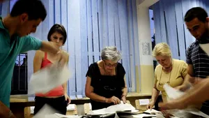 CC: BEC să renumere voturile nule - VIDEO
