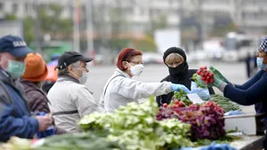 Patru pieţe în aer liber, amenajate într-un sector al Capitalei. Alternative pentru producători, în parcări şi pe acoperişuri