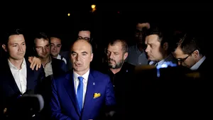Rareş Bogdan, atacat de un lider de partid: Sunt unii paraşutaţi în PNL, cum e „domnul cu batistuţă” 