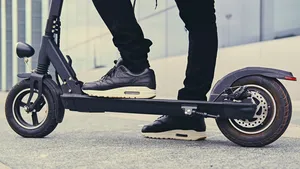 Franţa reglementează circulaţia trotinetelor electrice. Care sunt noile reguli