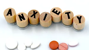 O substanță comună din compoziția plasticului, asociată cu anxietatea cronică