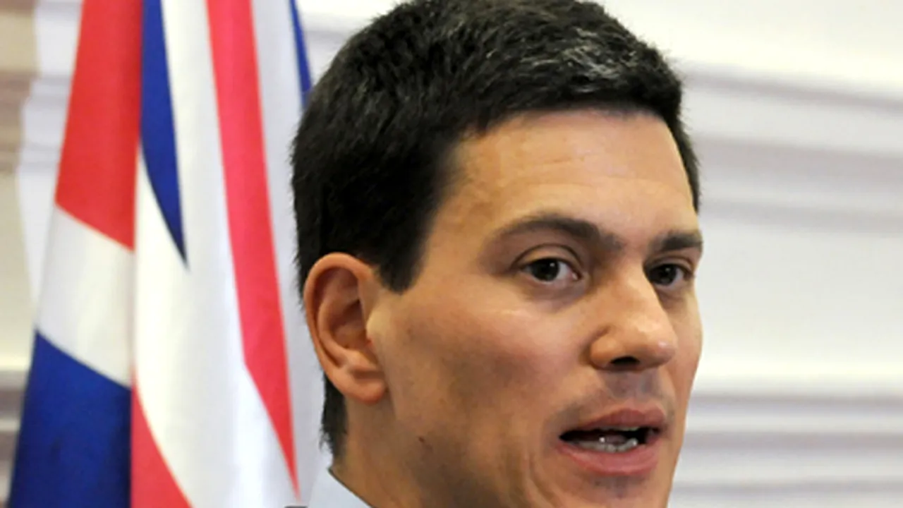 Miliband i-a scris lui Predoiu apreciind că sacrificiul din 1989 nu a fost inutil
