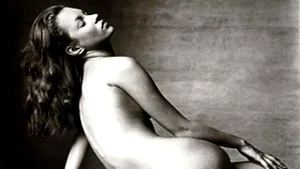 Fotografii cu nuduri ale lui Kate Moss şi Gisele Bundchen, scoase la licitaţie