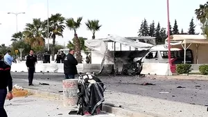 Un bărbat s-a aruncat în aer în apropierea Ambasadei SUA de la Tunis | FOTO