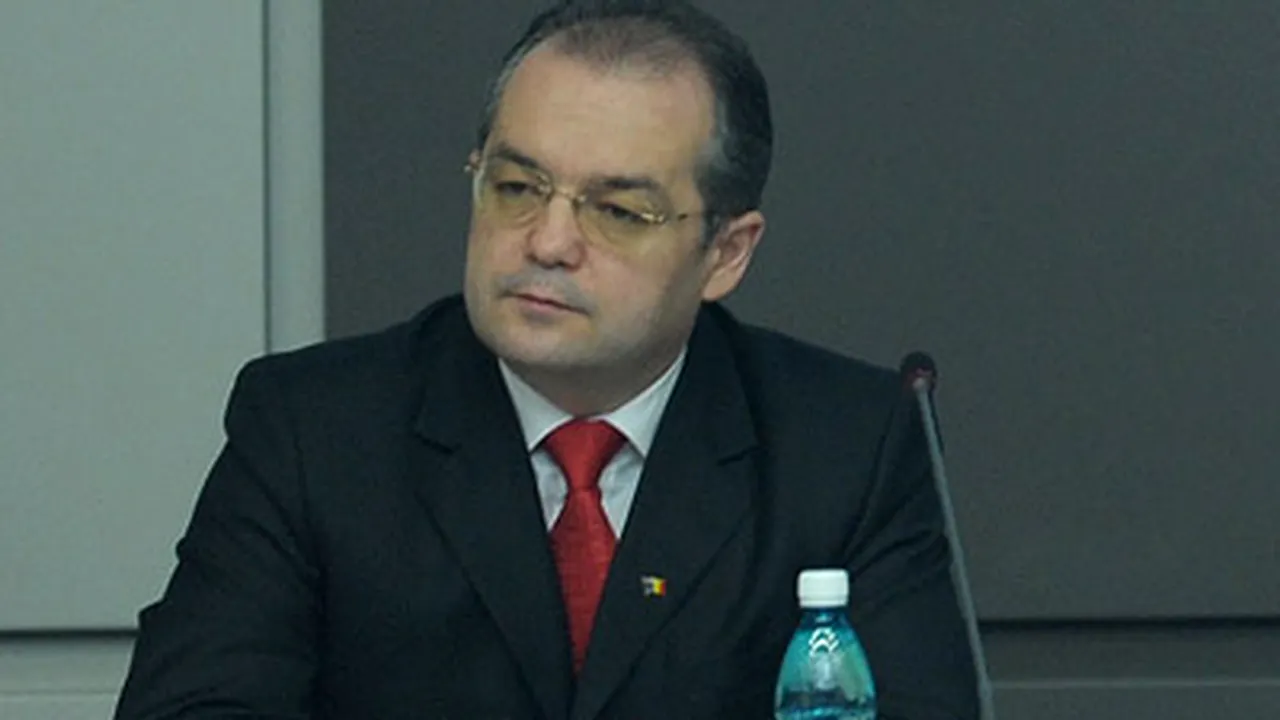 Boc: Programul anticriză este elaborat cu PSD, politicienii sunt în campanie împotriva lui Băsescu