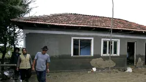 Peste 200 de locuinţe afectate de inundaţii