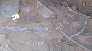 DESCOPERIRE arheologică în Dolj: Două morminte de incineraţie ale unor războinici celţi