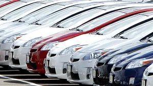 Trei luni consecutive în care se înregistrează creşteri ale înmatriculărilor de autovehicule