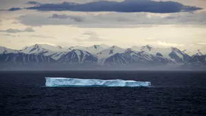 Antarctica ascunsă. Cum afectează apa subglacială topirea gheţarilor