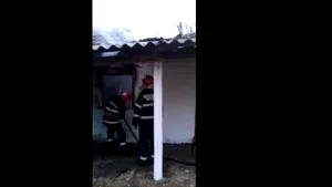 Un nou caz de persoană rănită grav după un incendiu izbucnit în gospodărie. Femeia a suferit arsuri pe mâini şi pe faţă