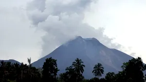Vulcanul Soputan din Indonezia a erupt