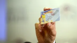 Cardul de sănătate nu mai e obligatoriu, iar pacienţii cu Covid-19 vor fi trataţi, chiar dacă nu au asigurare medicală