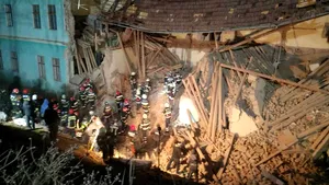 Klaus Iohannis reacţionează după tragedia din Odorheiu Secuiesc : Solicit elucidarea de urgenţă a cauzelor care au dus la prăbuşirea clădirii 