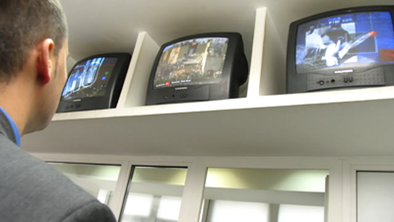 Florin Călinescu, vedeta noii televiziuni de ştiri Vox News