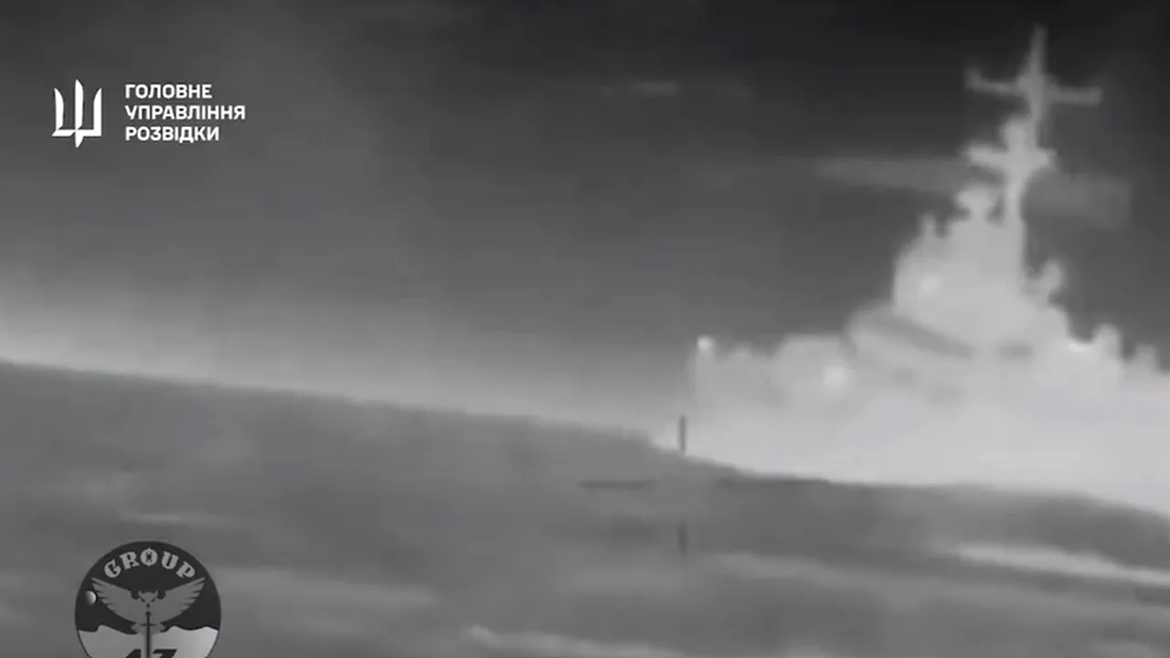 Crimeea / O dronă ucraineană distruge nava flotei ruseşti: momentul exploziei