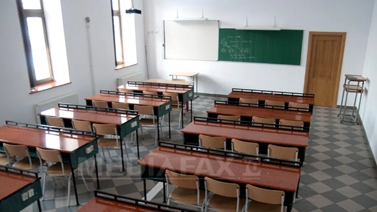 Profesor agresat de un tânăr în sala de clasă după ce i-ar fi bătut pe fraţii acestuia