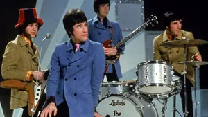 Fraţii de la The Kinks, una dintre cele mai celebre trupe britanice, au pus capăt certurilor după 25 de ani şi au devenit vecini