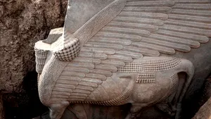 Arheologii au descoperit în Irak statuia veche de 2.700 de ani a unui „Lamassu”, un taur înaripat asirian