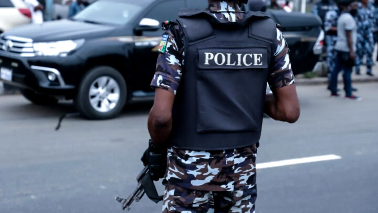 Caz şocant în Nigeria. Poliţia a eliberat 77 de persoane din subsolul unei biserici unde aşteptau a doua venire a lui Hristos