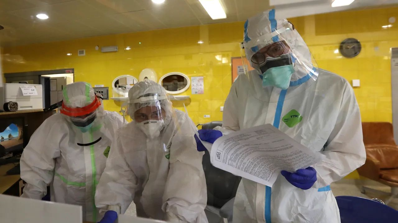 Coronavirus în România LIVE UPDATE 16 octombrie. O nouă zi cu peste 4.000 de infectări. Trei persoane sub 30 de ani au decedat. Bilanţ COVID-19 