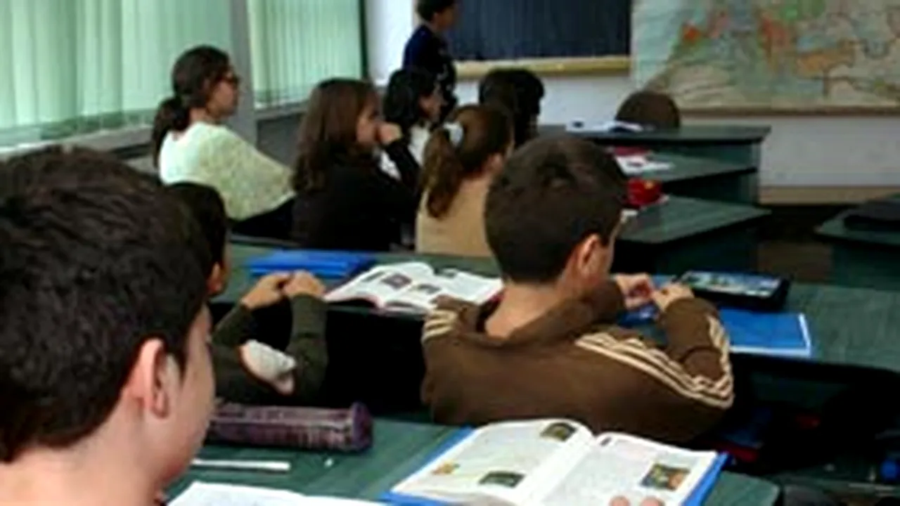 Ministerul Educaţiei vrea să schimbe modul de sancţionare a elevilor şi activitatea diriginţilor