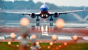 Infecţia cu noul coronavirus în avion. Care este riscul de a fi infectat cu virusul în timpul zborului
