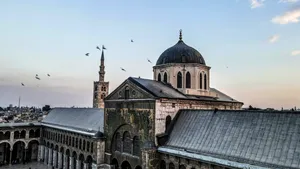 O inscripție greacă misterioasă ar putea dezvălui existența unui templu pierdut sub Marea Moschee din Siria