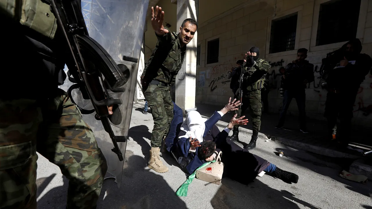 Au fost arestaţi pentru că au vorbit pe Zoom. Motivul pentru care nişte civili palestinieni au fost reţinuţi de „Hamas