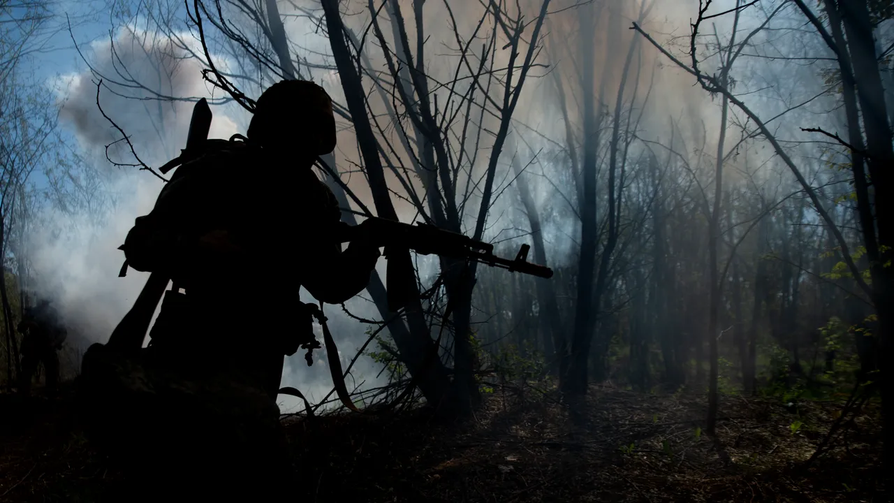 Rusia înaintează pe câmpul de luptă. NATO ia în considerare trimiterea de instructori în Ucraina