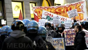 Ciocniri între manifestanţi şi poliţie, la deschiderea stagiunii la Scala din Milano - FOTO