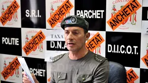 Mazăre a anunţat, îmbrăcat în haine militare şi dansând, că a câştigat definitiv un proces cu ANI. Vezi câţi bani va primi primarul Constanţei - FOTO, VIDEO